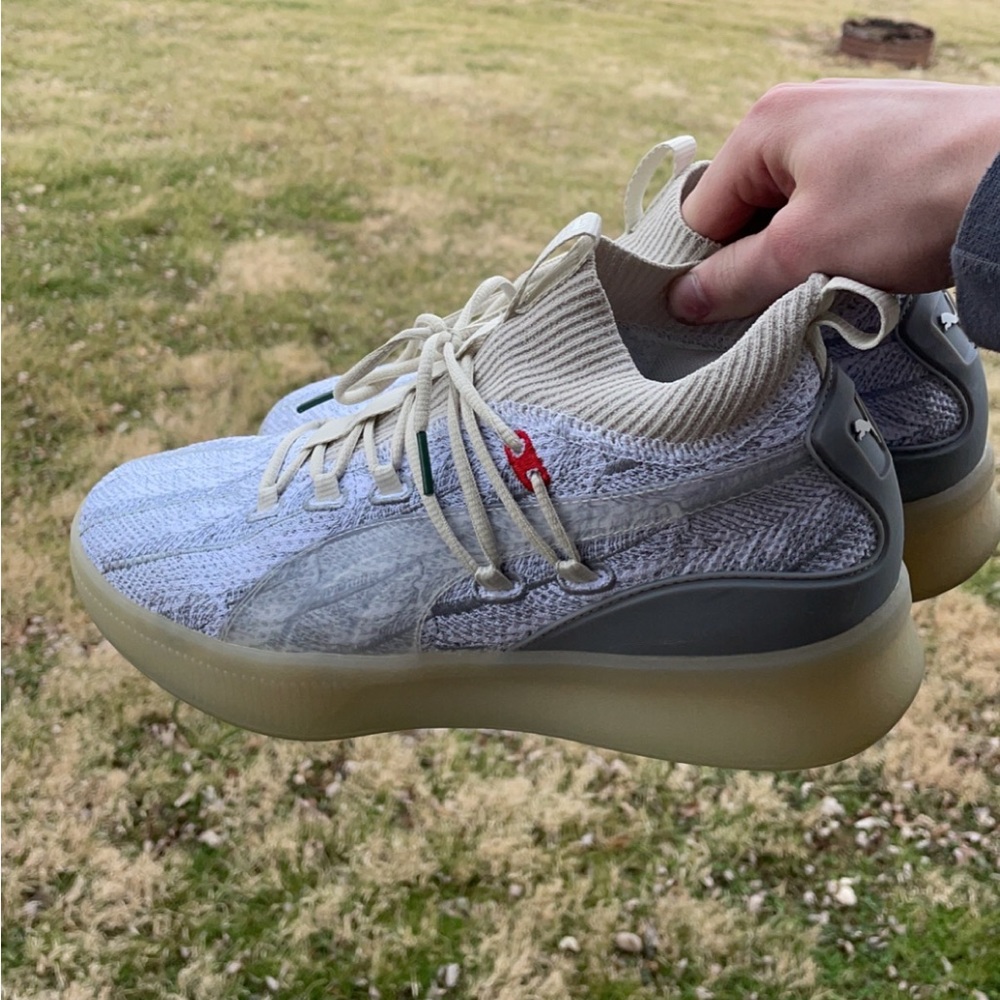 Puma Clyde Court "POE" Peace On Earth White/Grey Mens Size 10